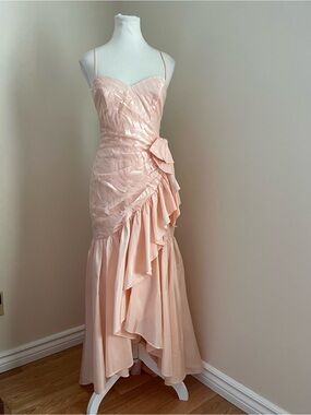 Elegant Blush Pink Spaghetti-Strap Ruffle Dress